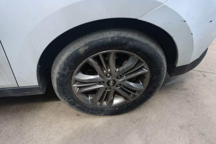 Used Hyundai ix35 2015 2.0L Automatic 2WD Smart Version China V Standard Right Front Wheel Hub