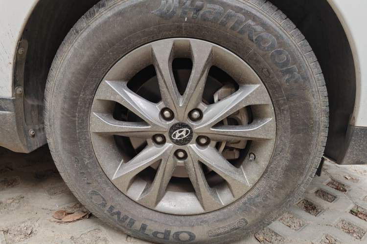 Used Hyundai ix35 2015 2.0L Automatic 2WD Comfort Edition China IV Standard Right Front Wheel Hub