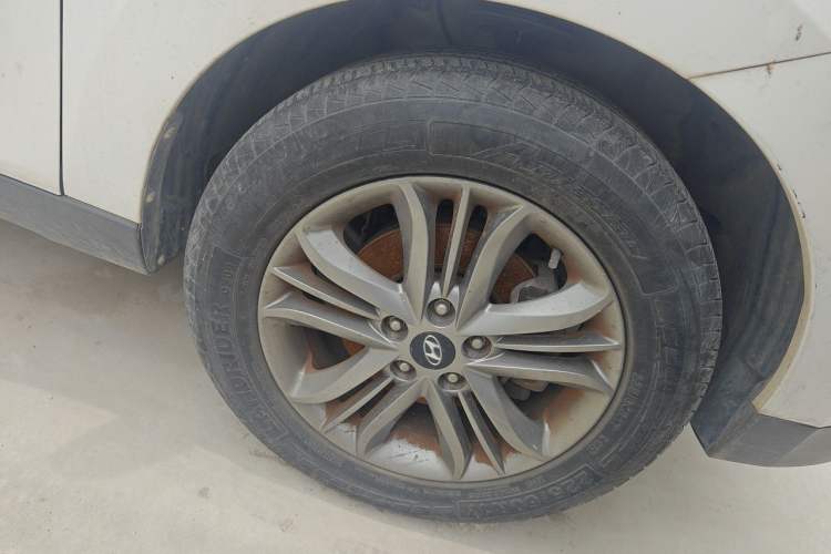 Used Hyundai ix35 2015 2.0L Automatic 2WD Smart Type China IV Right Front Wheel Hub