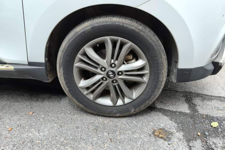 Used Hyundai ix35 2015 2.0L Automatic 2WD Smart Type China IV Right Front Wheel Hub