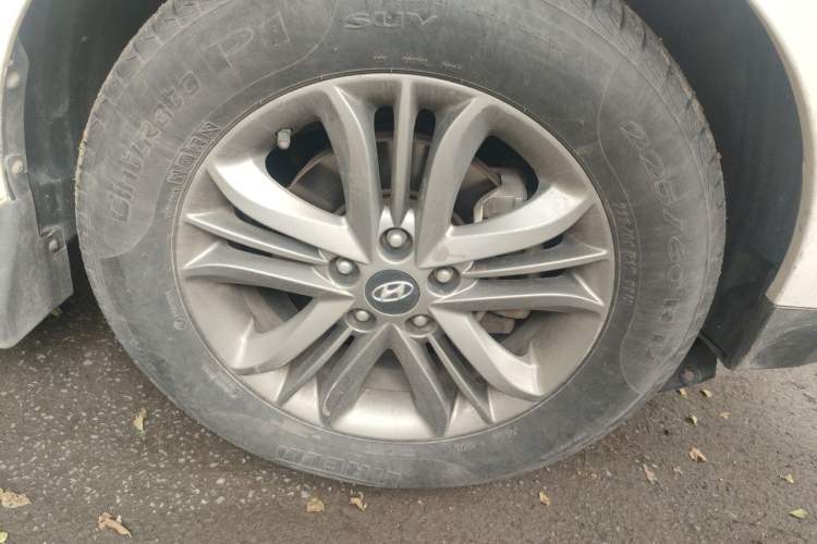 Used Hyundai ix35 2015 2.0L Automatic 2WD Smart Type China IV Right Front Wheel Hub