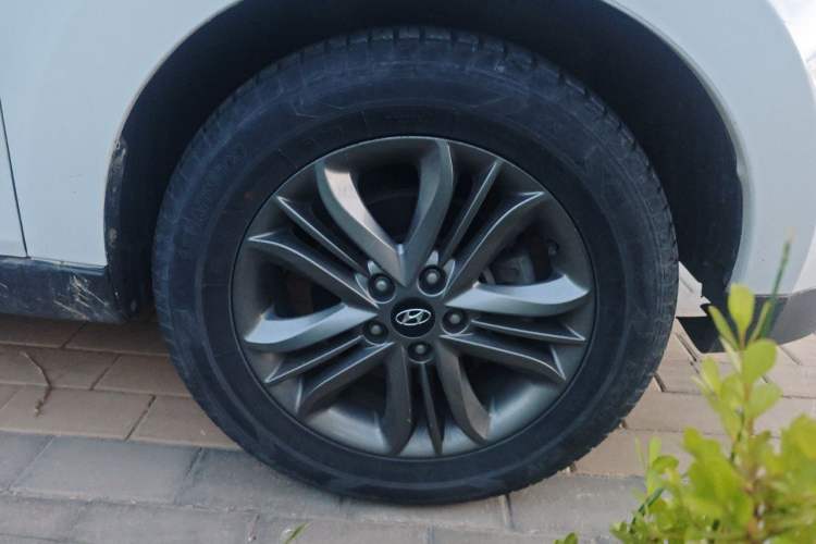 Used Hyundai ix35 2015 2.0L Automatic 2WD Smart Version China V Standard Right Front Wheel Hub