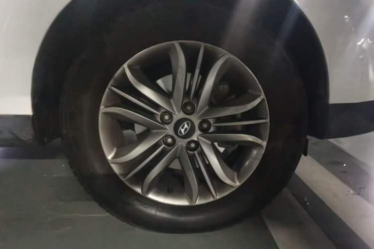 Used Hyundai ix35 2015 2.0L Automatic 2WD Smart Version China V Standard Right Front Wheel Hub