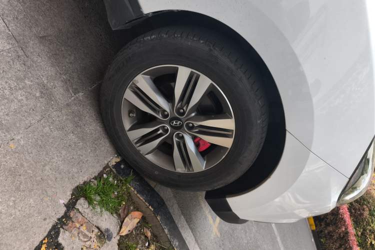 Used Hyundai ix35 2015 2.0L Automatic Two-Wheel Drive Leading Trim China IV Standard Right Front Wheel Hub