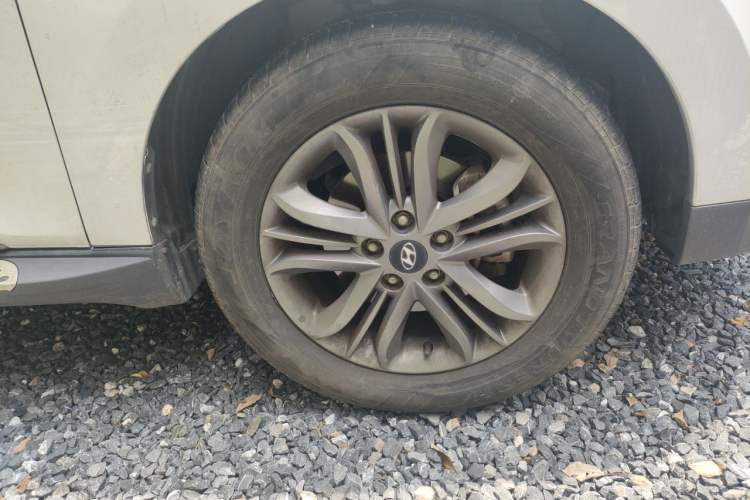 Used Hyundai ix35 2015 2.0L Automatic 2WD Smart Type China IV Right Front Wheel Hub