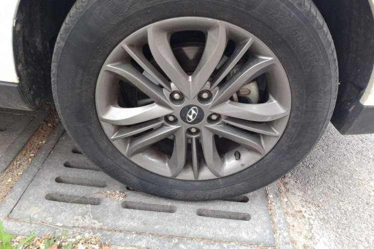 Used Hyundai ix35 2015 2.0L Automatic 2WD Smart Version China V Standard Right Front Wheel Hub