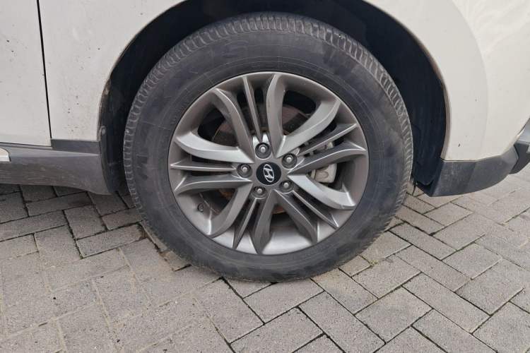 Used Hyundai ix35 2015 2.0L Automatic 2WD Smart Type China IV Right Front Wheel Hub