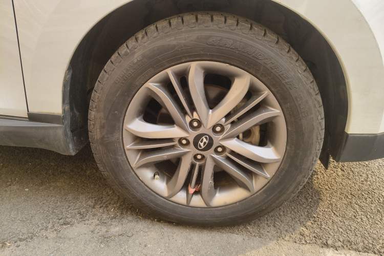 Used Hyundai ix35 2015 2.0L Automatic 2WD Smart Type China IV Right Front Wheel Hub