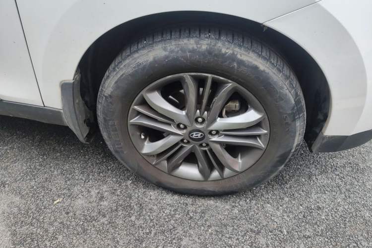 Used Hyundai ix35 2015 2.0L Automatic 2WD Smart Type China IV Right Front Wheel Hub