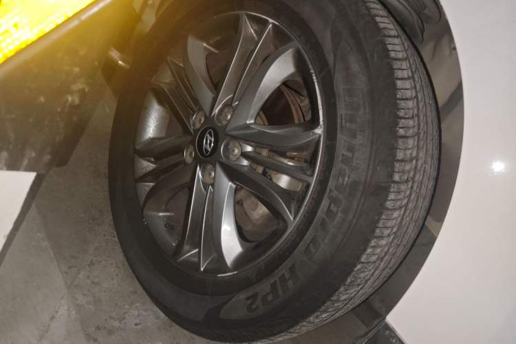 Used Hyundai ix35 2015 2.0L Automatic 2WD Smart Version China V Standard Right Front Wheel Hub