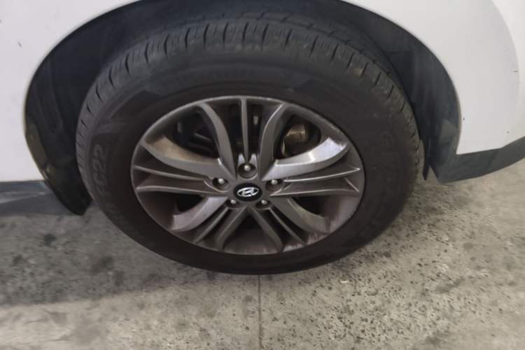 Used Hyundai ix35 2015 2.0L Automatic 2WD Smart Version China V Standard Right Front Wheel Hub
