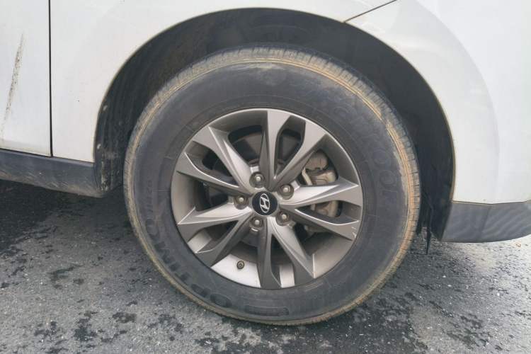 Used Hyundai ix35 2015 2.0L Automatic 2WD Comfort Edition China IV Standard Right Front Wheel Hub