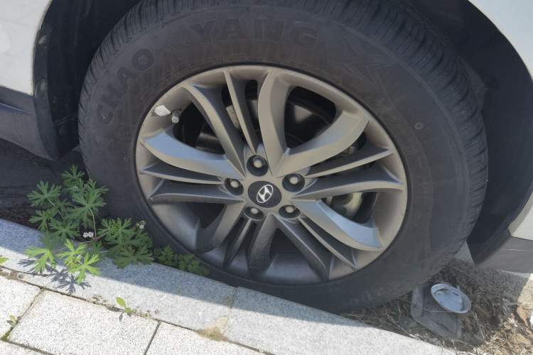 Used Hyundai ix35 2015 2.0L Automatic 2WD Smart Version China V Standard Right Front Wheel Hub