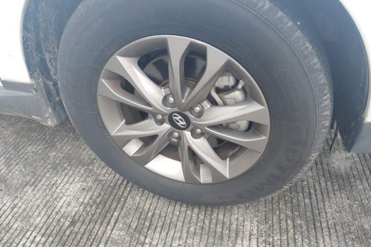 Used Hyundai ix35 2015 2.0L Automatic 2WD Comfort Edition China V Standard Right Front Wheel Hub