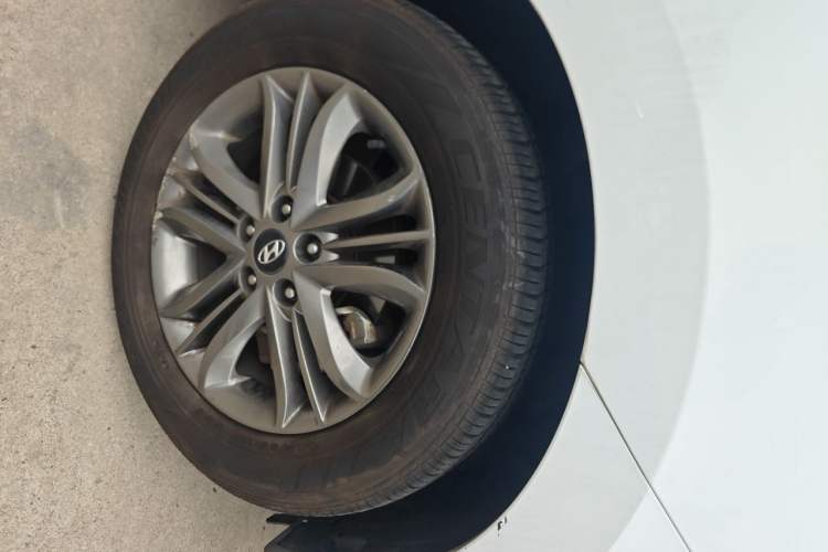 Used Hyundai ix35 2015 2.0L Automatic 2WD Smart Version China V Standard Right Front Wheel Hub