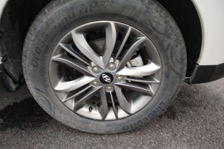 Used Hyundai ix35 2015 2.0L Automatic 2WD Smart Version China V Standard Right Front Wheel Hub