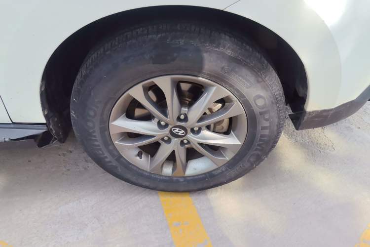 Used Hyundai ix35 2015 2.0L Automatic 2WD Comfort Edition China IV Standard Right Front Wheel Hub