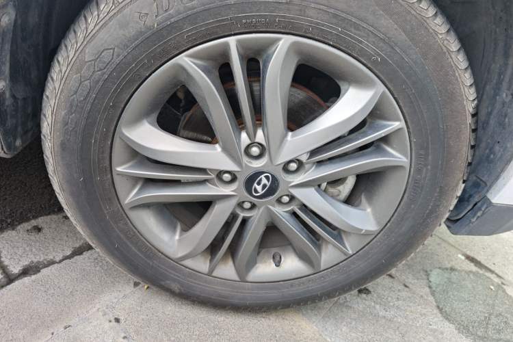 Used Hyundai ix35 2015 2.0L Automatic 2WD Smart Version China V Standard Right Front Wheel Hub