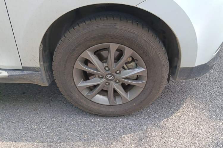 Used Hyundai ix35 2015 2.0L Automatic 2WD Comfort Edition China IV Standard Right Front Wheel Hub