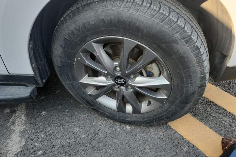 Used Hyundai ix35 2015 2.0L Manual Two-Wheel Drive Comfort Version China IV Standard Right Front Wheel Hub