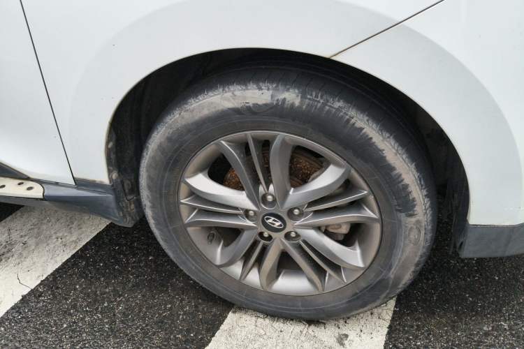Used Hyundai ix35 2015 2.0L Automatic 2WD Smart Version China V Standard Right Front Wheel Hub