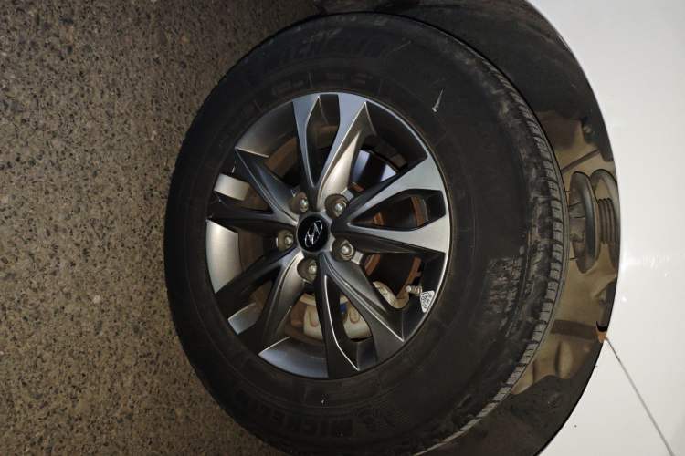 Used Hyundai ix35 2015 2.0L Automatic 2WD Comfort Edition China V Standard Right Front Wheel Hub