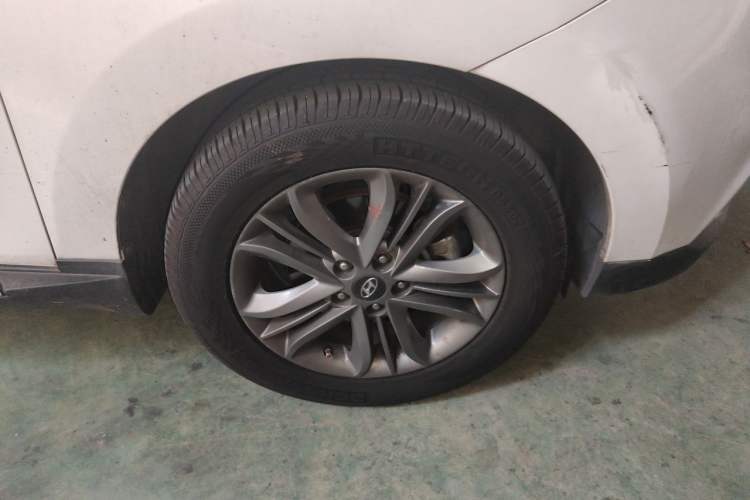 Used Hyundai ix35 2015 2.0L Automatic 2WD Smart Type China IV Right Front Wheel Hub