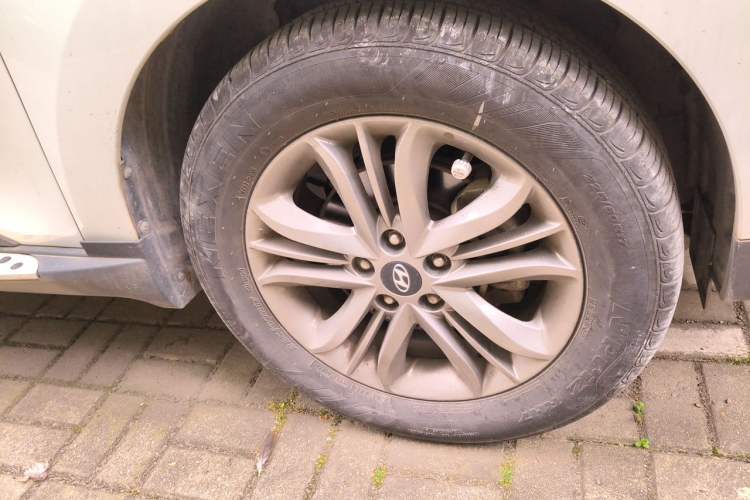 Used Hyundai ix35 2015 2.0L Automatic 2WD Smart Version China V Standard Right Front Wheel Hub