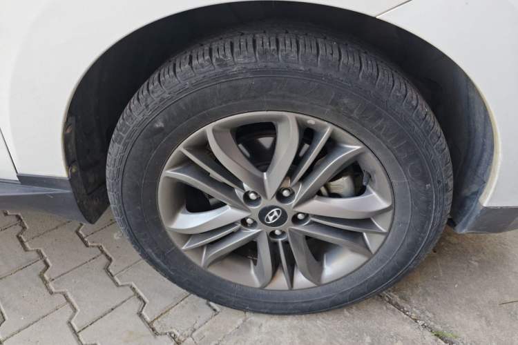Used Hyundai ix35 2015 2.0L Automatic 2WD Smart Type China IV Right Front Wheel Hub