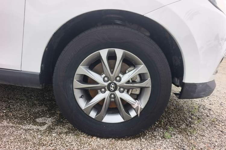 Used Hyundai ix35 2015 2.0L Automatic 2WD Comfort Edition China V Standard Right Front Wheel Hub