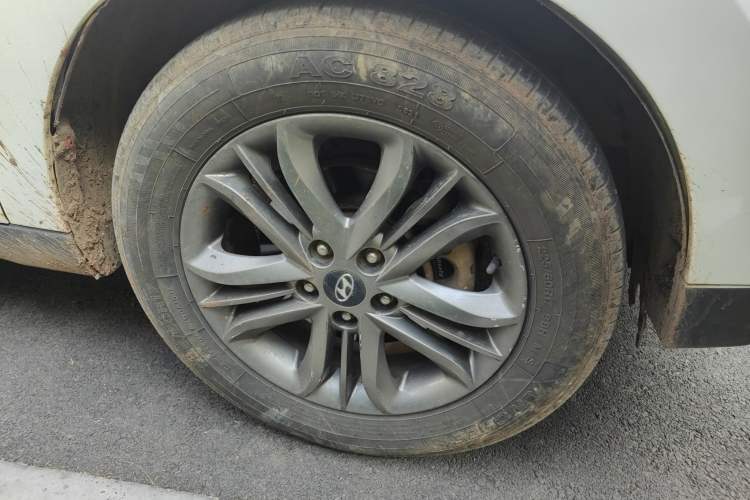 Used Hyundai ix35 2015 2.0L Automatic 2WD Smart Version China V Standard Right Front Wheel Hub