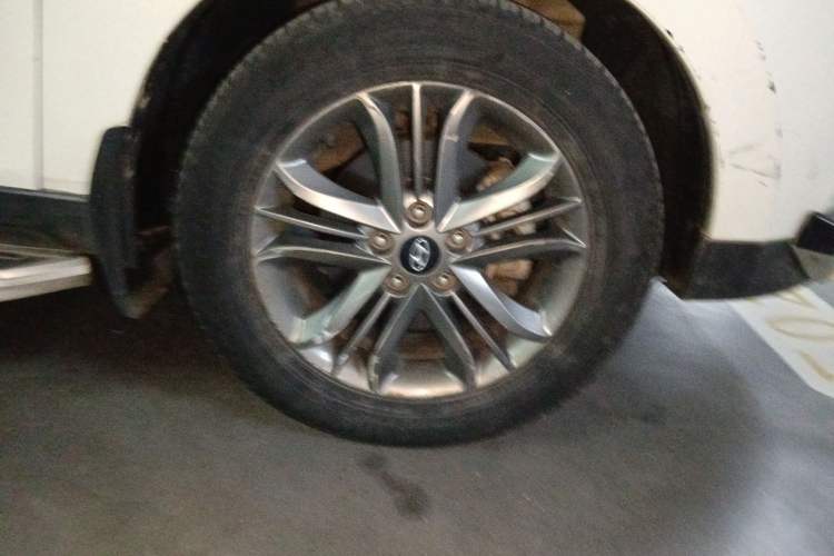 Used Hyundai ix35 2015 2.0L Automatic 2WD Smart Type China IV Right Front Wheel Hub