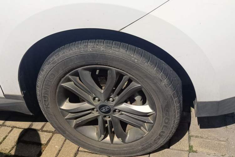 Used Hyundai ix35 2015 2.0L Automatic 2WD Smart Type China IV Right Front Wheel Hub