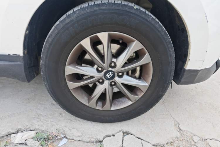 Used Hyundai ix35 2015 2.0L Manual Two-Wheel Drive Comfort Version China V Standard Right Front Wheel Hub