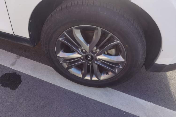 Used Hyundai ix35 2015 2.0L Automatic 2WD Smart Type China IV Right Front Wheel Hub