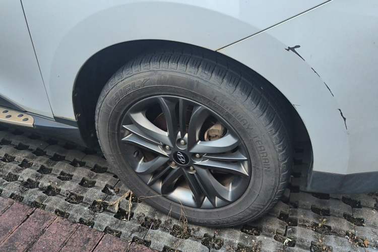 Used Hyundai ix35 2015 2.0L Automatic 2WD Smart Type China IV Right Front Wheel Hub