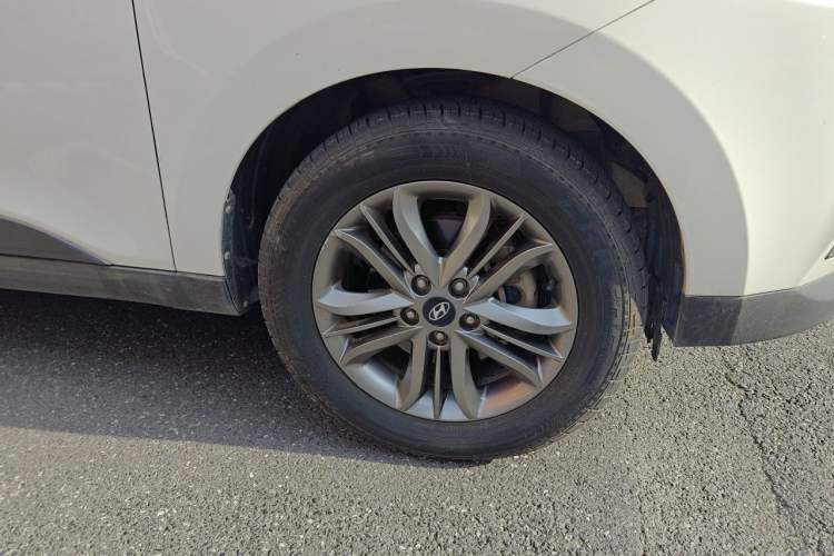 Used Hyundai ix35 2015 2.0L Automatic 2WD Smart Type China IV Right Front Wheel Hub