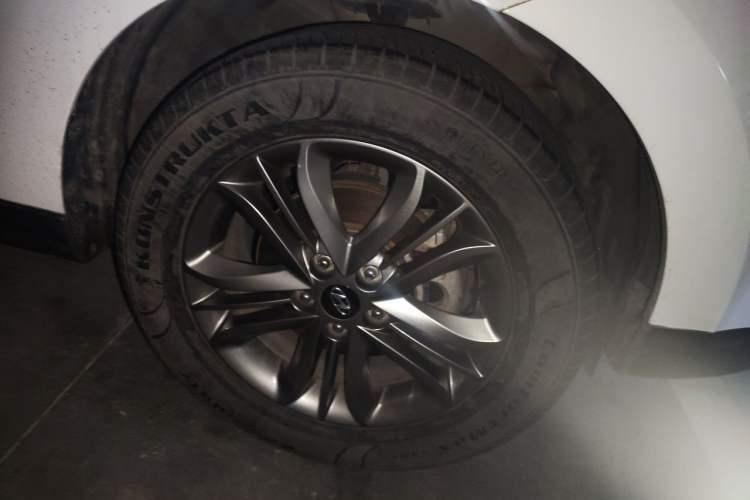 Used Hyundai ix35 2015 2.0L Automatic 2WD Smart Type China IV Right Front Wheel Hub