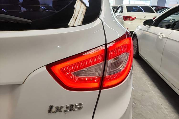 Used Hyundai ix35 2015 2.0L Automatic 2WD Smart Type China IV Right Rear Taillight