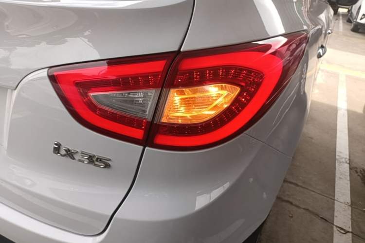 Used Hyundai ix35 2015 2.0L Automatic 2WD Smart Version China V Standard Right Rear Taillight