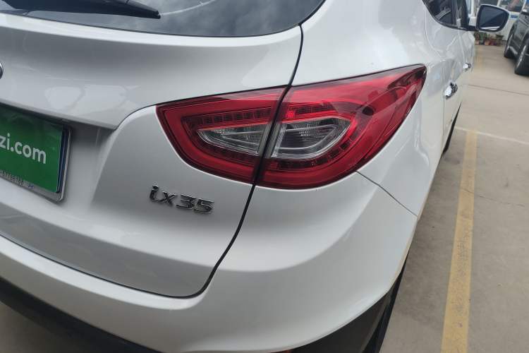 Used Hyundai ix35 2015 2.0L Automatic 2WD Smart Version China V Standard Right Rear Taillight