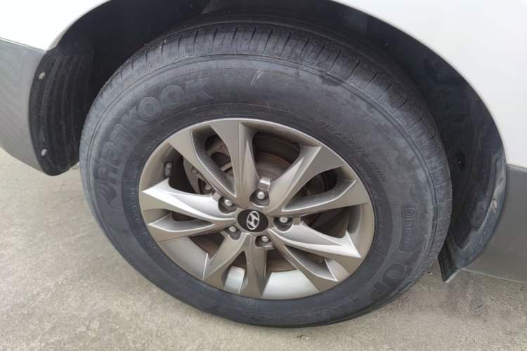 Used Hyundai ix35 2015 2.0L Automatic 2WD Comfort Edition China V Standard Right Rear Wheel Hub