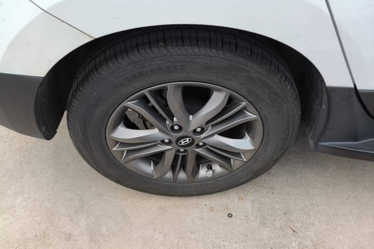 Used Hyundai ix35 2015 2.0L Automatic 2WD Smart Version China V Standard Right Rear Wheel Hub