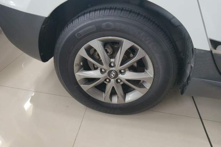 Used Hyundai ix35 2015 2.0L Automatic 2WD Comfort Edition China V Standard Right Rear Wheel Hub