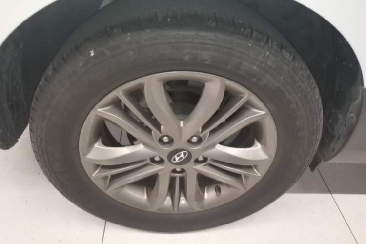 Used Hyundai ix35 2015 2.0L Automatic 2WD Smart Version China V Standard Right Rear Wheel Hub
