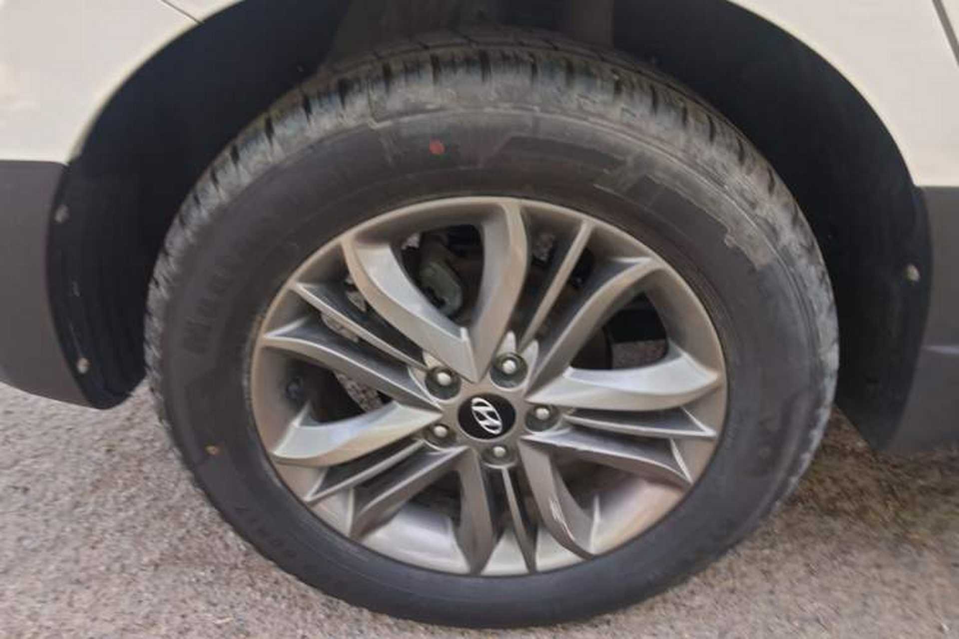 Used Hyundai ix35 2015 2.0L Automatic 2WD Smart Version China V Standard Right Rear Wheel Hub