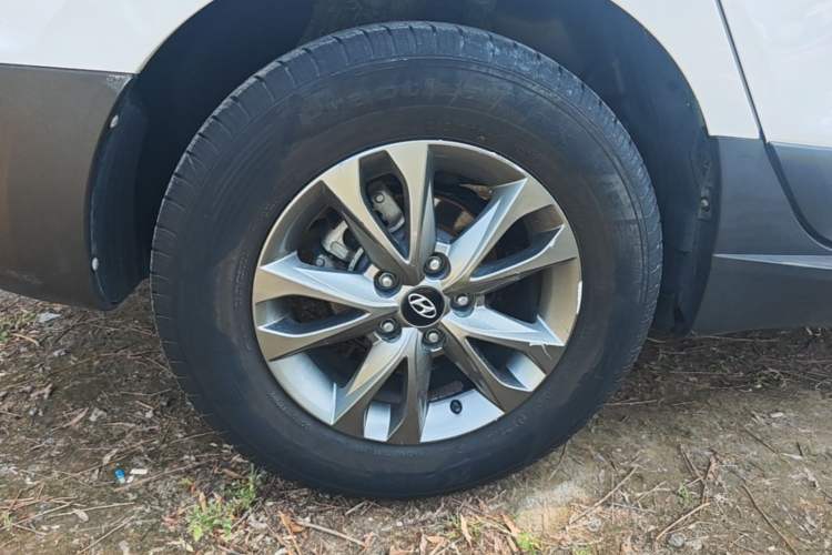 Used Hyundai ix35 2015 2.0L Automatic 2WD Comfort Edition China V Standard Right Rear Wheel Hub