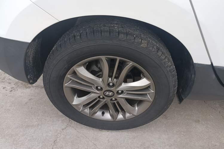 Used Hyundai ix35 2015 2.0L Automatic 2WD Smart Version China V Standard Right Rear Wheel Hub