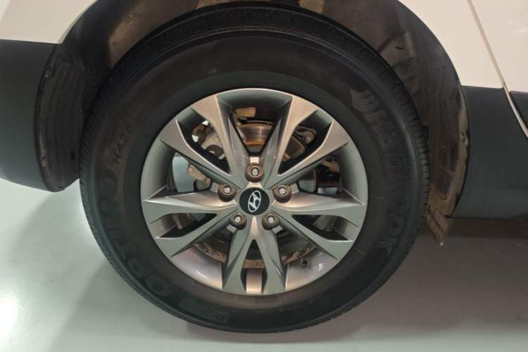 Used Hyundai ix35 2015 2.0L Automatic 2WD Comfort Edition China V Standard Right Rear Wheel Hub