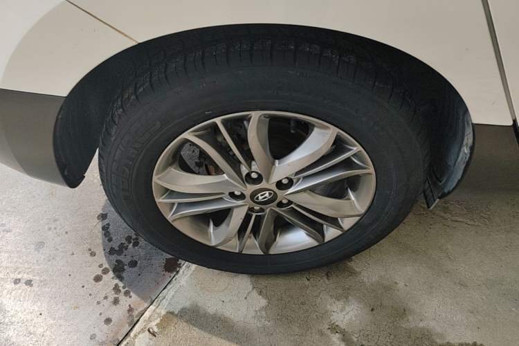 Used Hyundai ix35 2015 2.0L Automatic 2WD Smart Version China V Standard Right Rear Wheel Hub